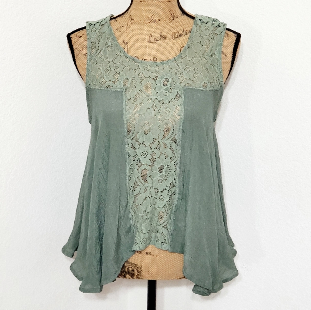 Green flowy tank top with lacey insets Med.